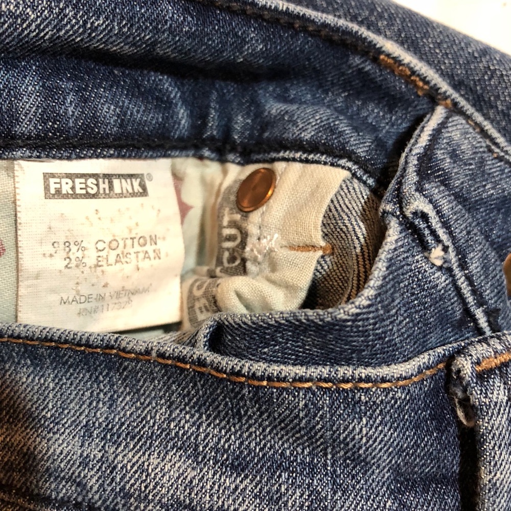 Fresh Ink Bootcut Jeans. Size 26 - Picture 3 of 6